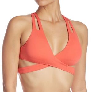 *NWT* Becca bikini top